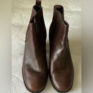 Cole Haan Womens 10B Brown Leather Chelsea Heel Ankle Boots Bootie Shoes